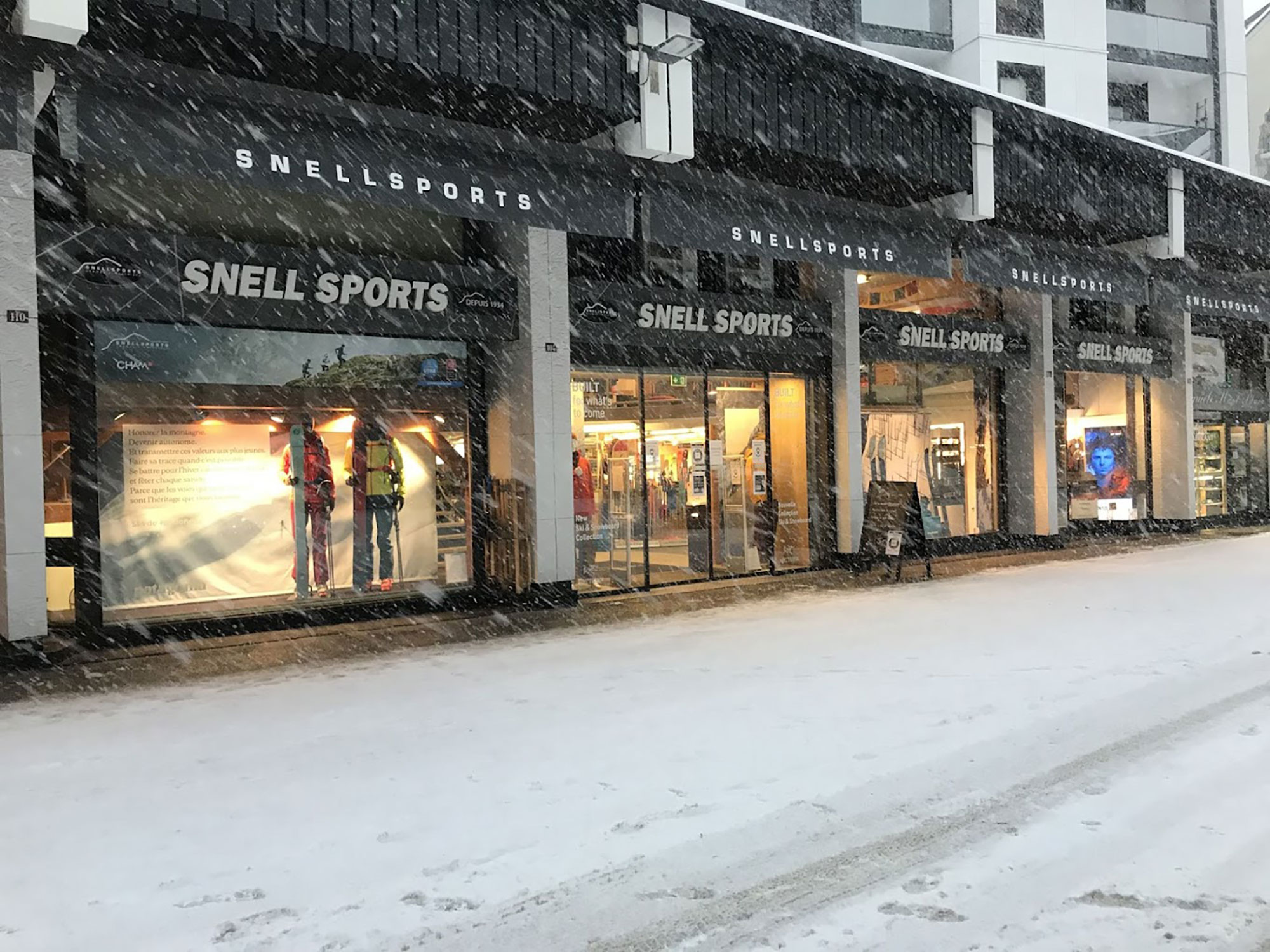 Snell Sports Chamonix in una giornata di neve